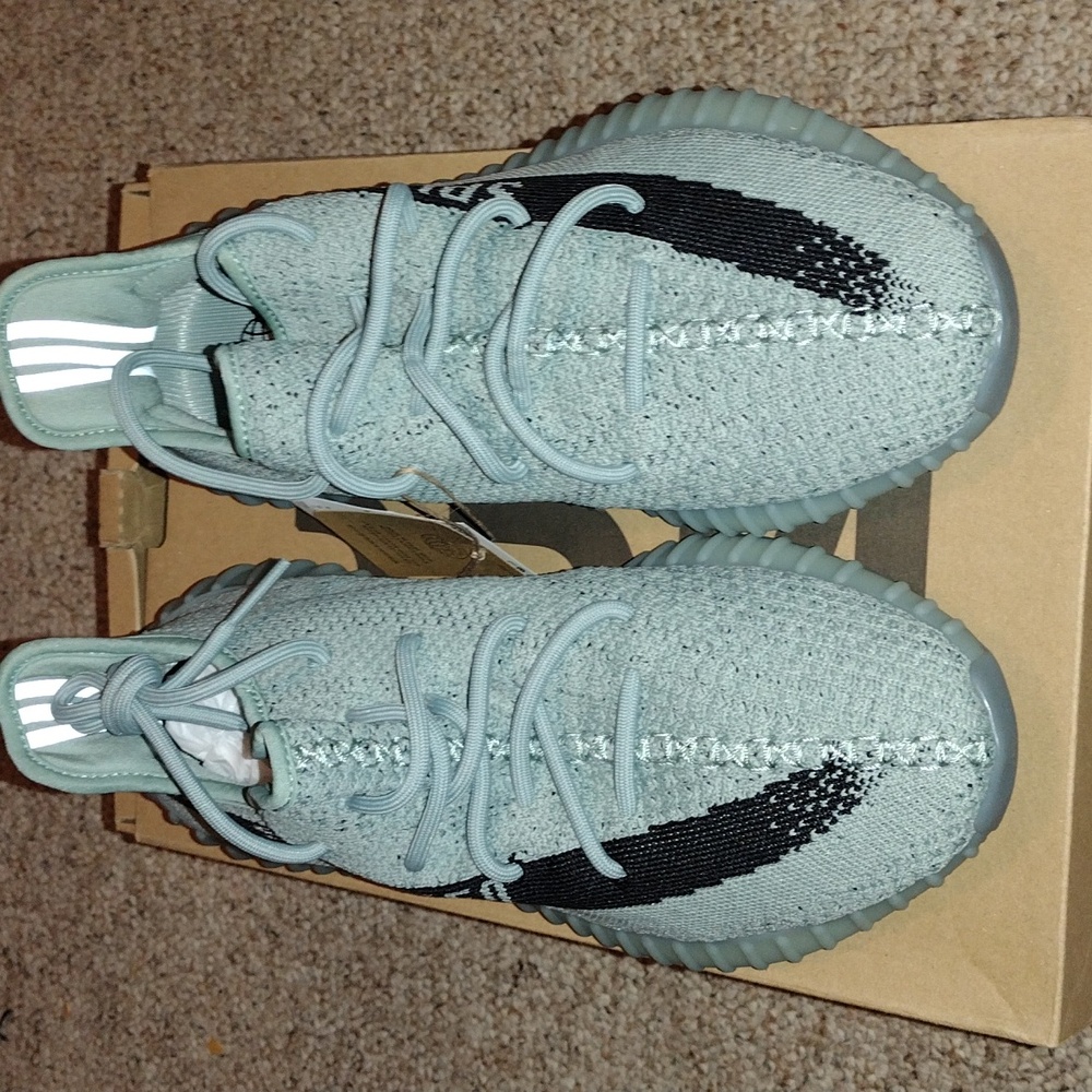 Yeezy 350 V2 size 9.5